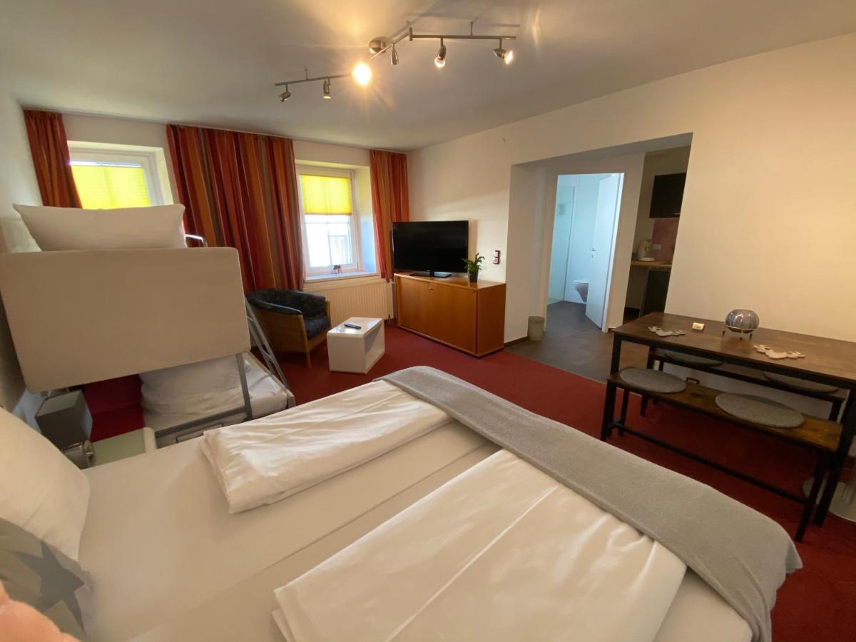 Bed & Rooms, Woergl Kültér fotó
