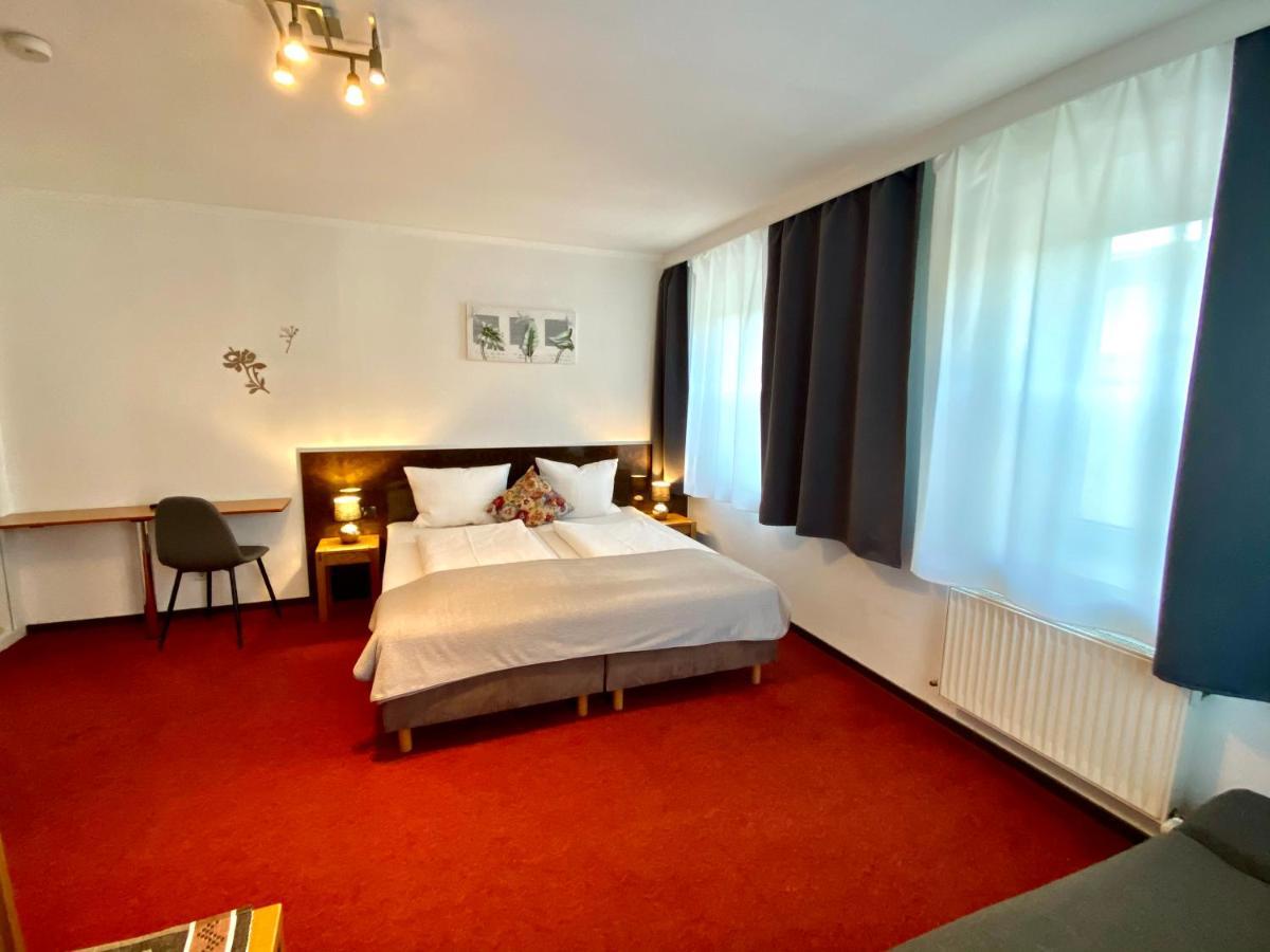 Bed & Rooms, Woergl Kültér fotó